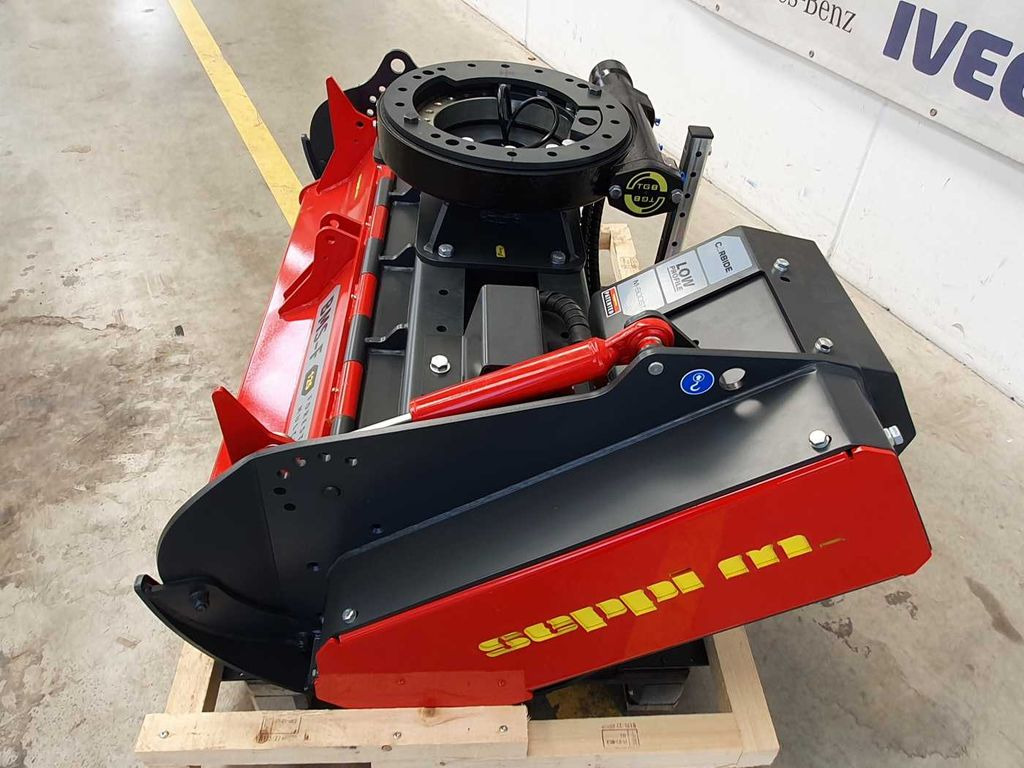Seppi M. BMS-F 125 Forstmulcher 10-20t Drehmotor Seppi M. BMS-F 125 Forstmulcher 10-20t Drehmotor - Triturador florestal: foto 4 Seppi M. BMS-F 125 Forstmulcher 10-20t Drehmotor Seppi M. BMS-F 125 Forstmulcher 10-20t Drehmotor - Triturador florestal: foto 4