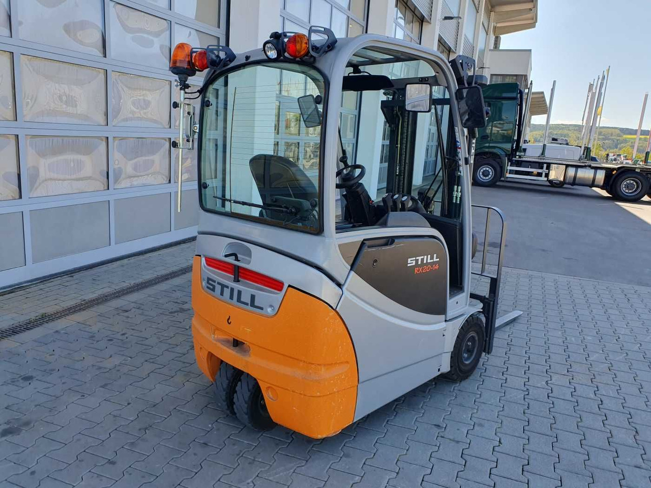 Still RX20-14 / 2023 / Triplex: 4.30m! / 100h! / SS - Empilhadeira elétrica: foto 3 Still RX20-14 / 2023 / Triplex: 4.30m! / 100h! / SS - Empilhadeira elétrica: foto 3
