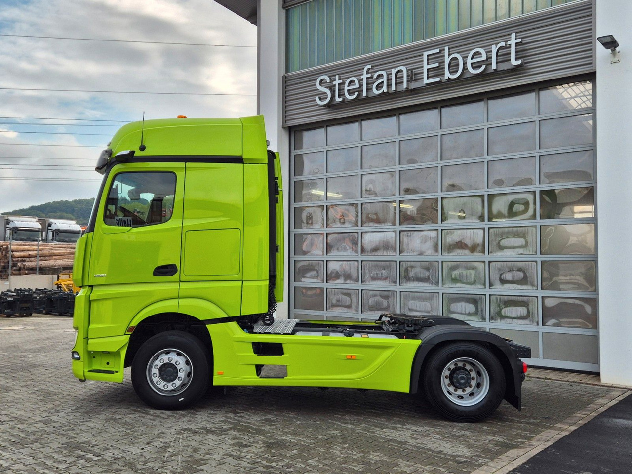 Mercedes-Benz Actros 1851 LS Öl-Retarder Standklima Mirror Big - Tractor: foto 5 Mercedes-Benz Actros 1851 LS Öl-Retarder Standklima Mirror Big - Tractor: foto 5