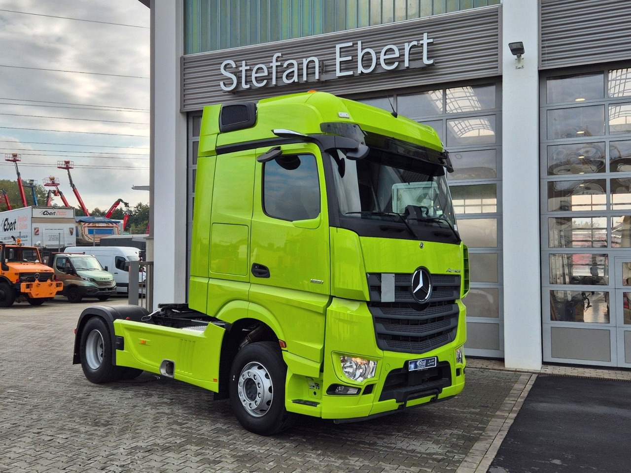 Mercedes-Benz Actros 1851 LS Öl-Retarder Standklima Mirror Big - Tractor: foto 4 Mercedes-Benz Actros 1851 LS Öl-Retarder Standklima Mirror Big - Tractor: foto 4