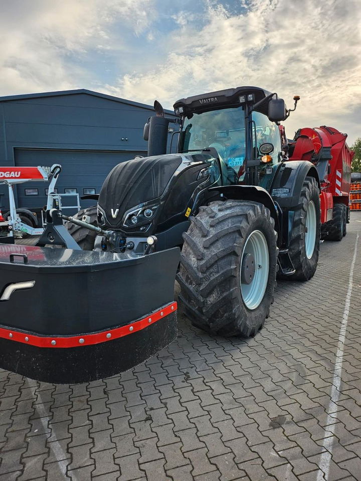 Valtra S374 / nur: 1.980h! / 06.2017 / Holzhacker - Estilhaçadora de madeira: foto 5 Valtra S374 / nur: 1.980h! / 06.2017 / Holzhacker - Estilhaçadora de madeira: foto 5