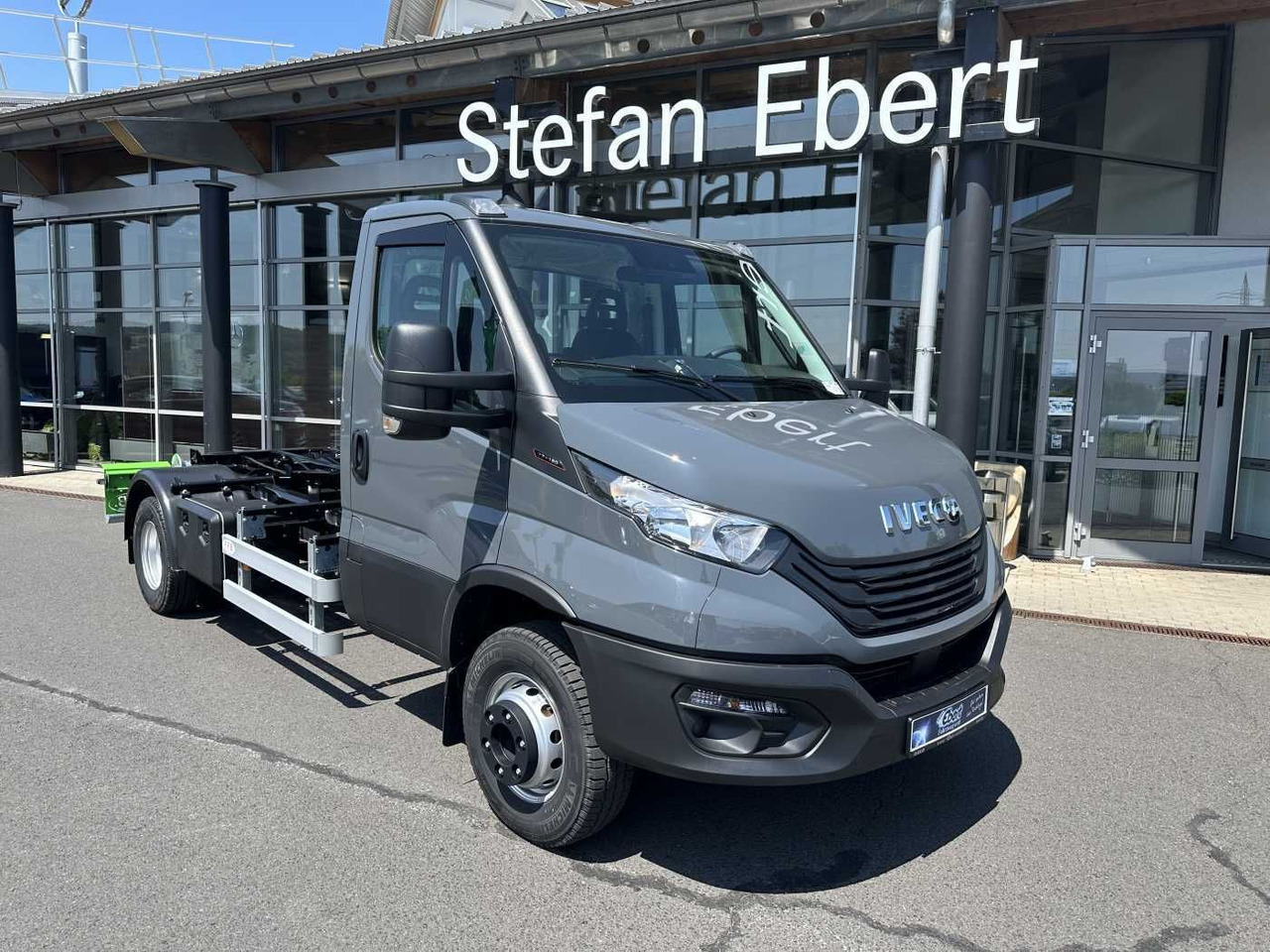Iveco Daily 70C18 H 3.0L *R3.750mm*AHK*Luft*Sperre* - Veículo comercial: foto 1 Iveco Daily 70C18 H 3.0L *R3.750mm*AHK*Luft*Sperre* - Veículo comercial: foto 1