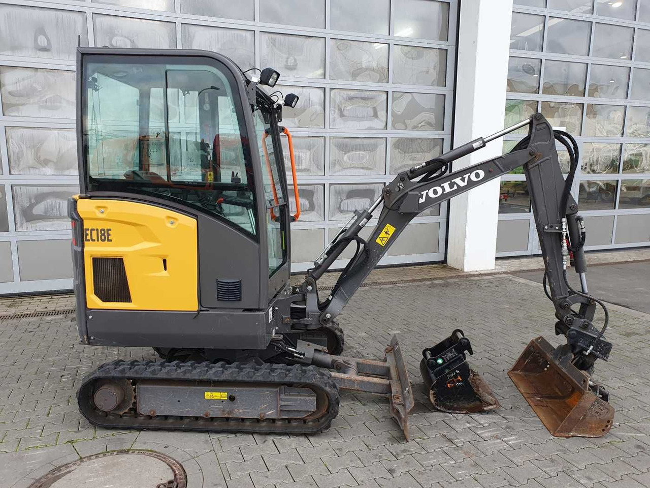 Volvo EC18E / nur 415h! / MS01 / 2021 / inkl 2x Löffel - Mini escavadeira: foto 2 Volvo EC18E / nur 415h! / MS01 / 2021 / inkl 2x Löffel - Mini escavadeira: foto 2