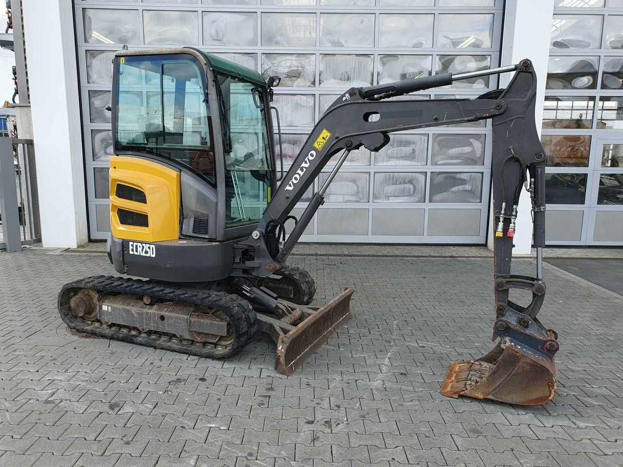 Volvo ECR25D / nur 2.974h! / 1x Tieflöffel / 2016 - Mini escavadeira: foto 2 Volvo ECR25D / nur 2.974h! / 1x Tieflöffel / 2016 - Mini escavadeira: foto 2