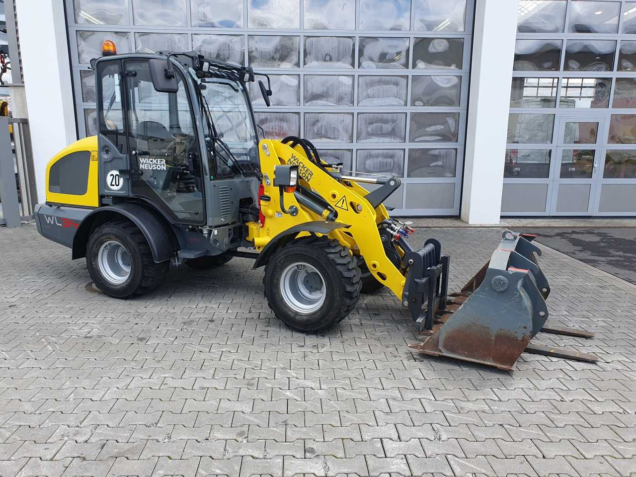 Wacker WL34 (RL40) / Schaufel + Gabel / nur 743h / 62PS - Pá carregadora de rodas: foto 2 Wacker WL34 (RL40) / Schaufel + Gabel / nur 743h / 62PS - Pá carregadora de rodas: foto 2