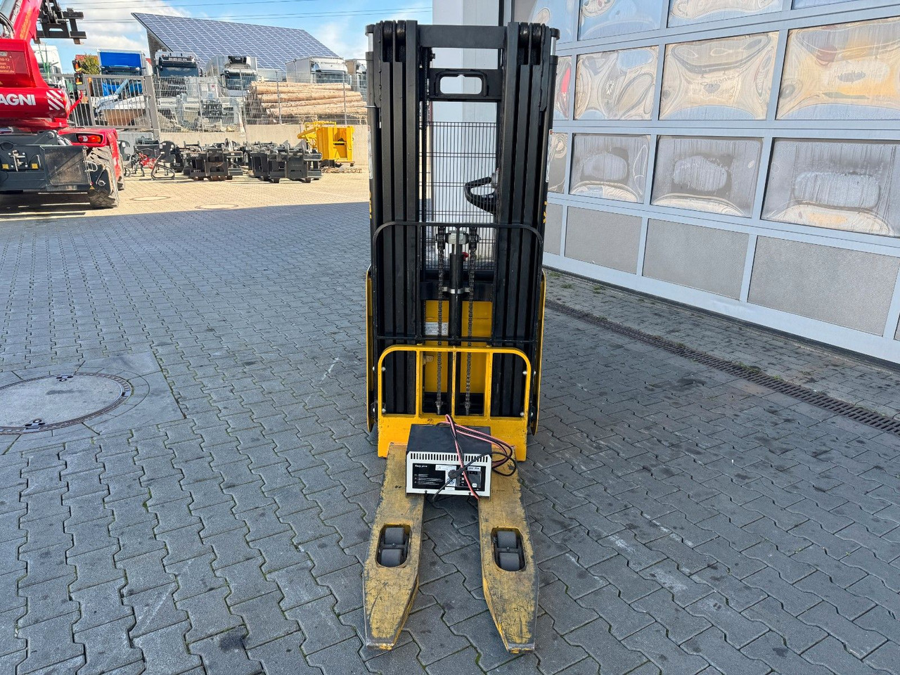 Yale MS 12 AC / Triplex: 4m! / nur 180h! / 2014 - Stacker: foto 4 Yale MS 12 AC / Triplex: 4m! / nur 180h! / 2014 - Stacker: foto 4