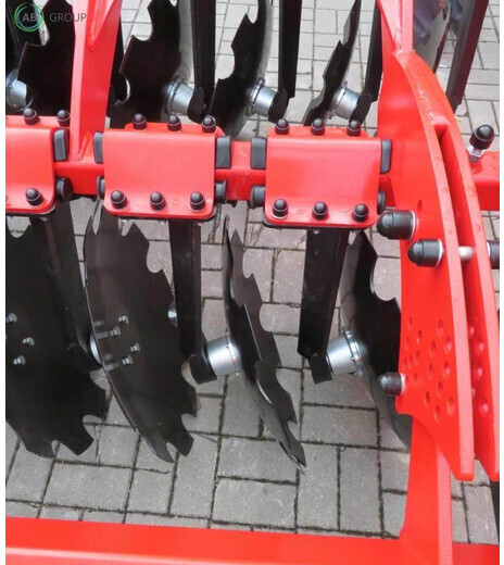 Awemak brona talerzowa składana hydraulicznie Ozyrys BTH4 - Grades de discos: foto 3 Awemak brona talerzowa składana hydraulicznie Ozyrys BTH4 - Grades de discos: foto 3