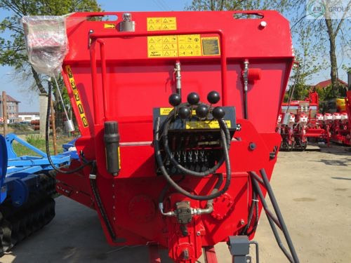 Fimaks Futtermischer FMHII 8m3/Mixer feeder/Carro mezclad - Misturadora Alimentadora: foto 2 Fimaks Futtermischer FMHII 8m3/Mixer feeder/Carro mezclad - Misturadora Alimentadora: foto 2