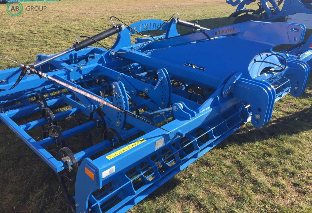 Hydraulically folding seedbed cultivator 4,2 m Agristal AU - Cultivador: foto 3 Hydraulically folding seedbed cultivator 4,2 m Agristal AU - Cultivador: foto 3