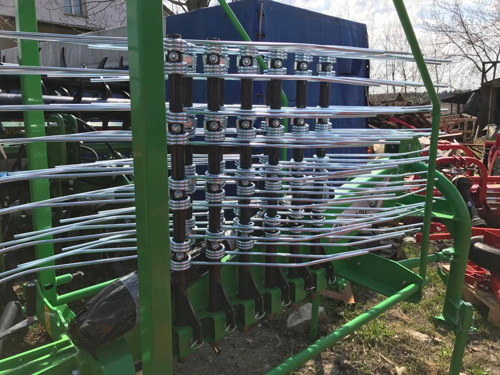 Inter-Tech Rotary Rake ZKT-420, 4.2 m - Ancinho enleirador: foto 3 Inter-Tech Rotary Rake ZKT-420, 4.2 m - Ancinho enleirador: foto 3