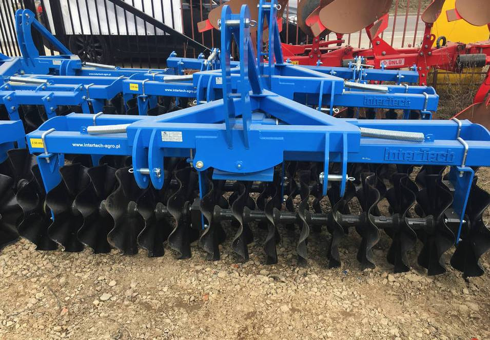 Inter-Tech front disc cultivator 2.5 m with flat bar drag BAP01 - ON STOCK - Grades de discos: foto 1 Inter-Tech front disc cultivator 2.5 m with flat bar drag BAP01 - ON STOCK - Grades de discos: foto 1