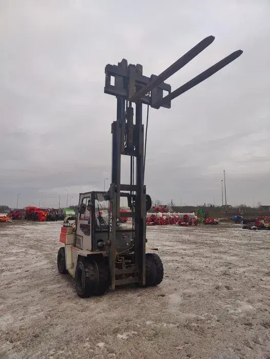 Nissan Jf05H60Pu - Empilhadeira a gás: foto 3 Nissan Jf05H60Pu - Empilhadeira a gás: foto 3