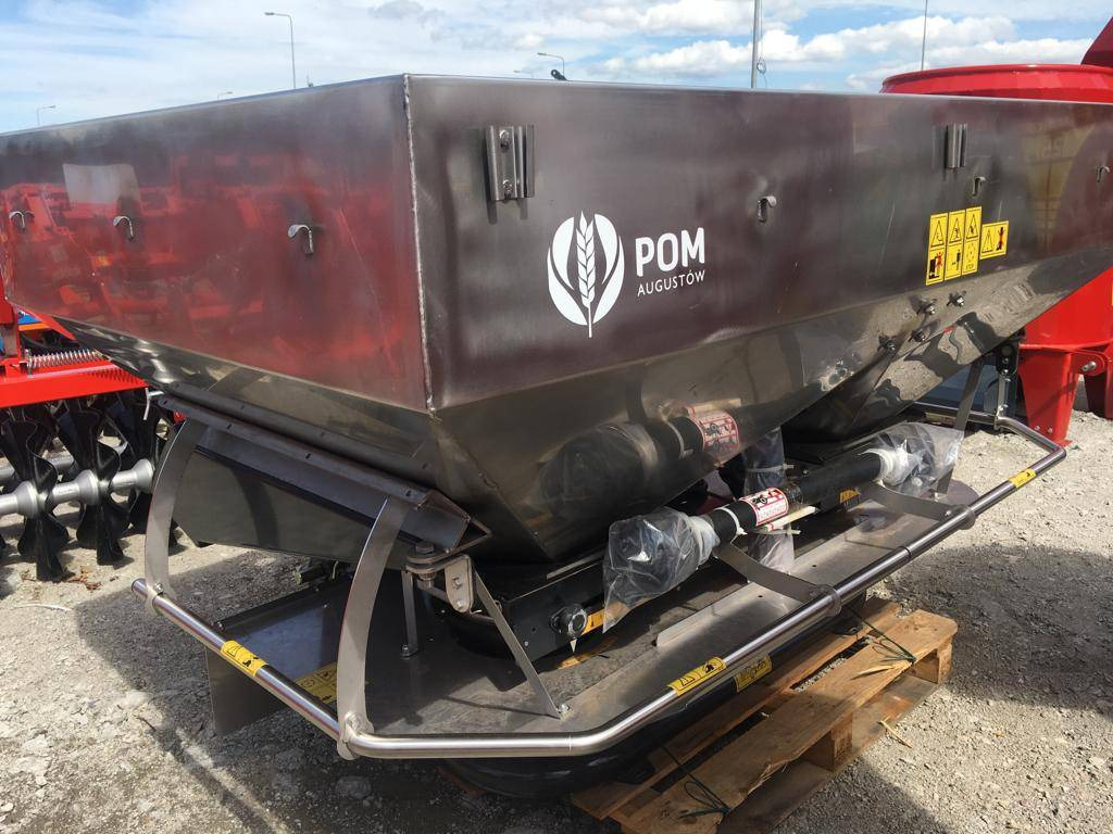 POM Augustów Rozsiewacz nawozów zawieszany ZEUS 1600L - dostępny od ręki! - Distribuidor de fertilizantes: foto 1 POM Augustów Rozsiewacz nawozów zawieszany ZEUS 1600L - dostępny od ręki! - Distribuidor de fertilizantes: foto 1