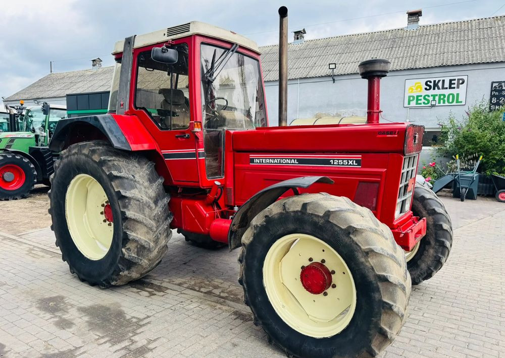 Case IH 1255 XL - Trator: foto 5 Case IH 1255 XL - Trator: foto 5