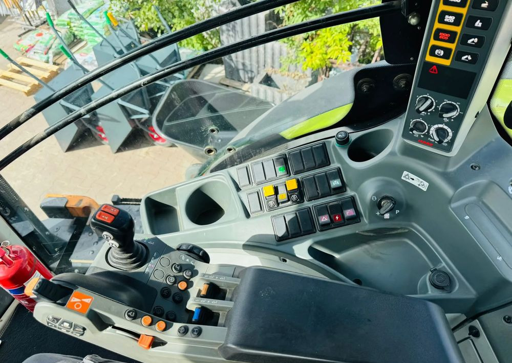 Trator Claas Axion 810 CMATIC: foto 10