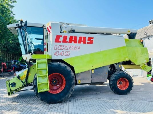 Claas LEXION 440 - Ceifeira debulhadora: foto 1 Claas LEXION 440 - Ceifeira debulhadora: foto 1