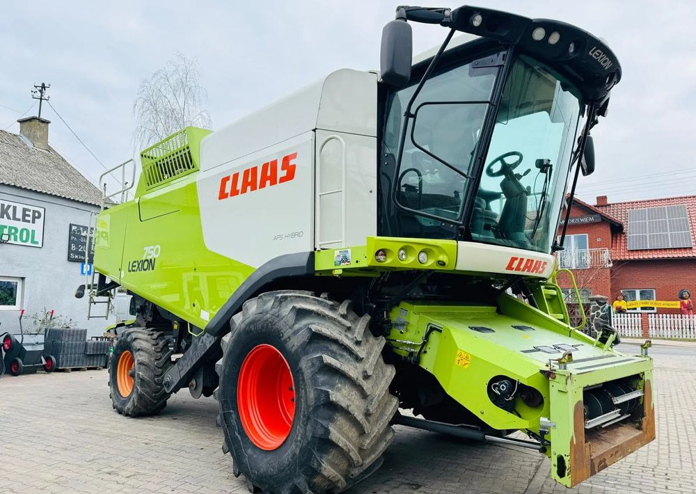 Claas LEXION 750 APS HYBRID - Ceifeira debulhadora: foto 4 Claas LEXION 750 APS HYBRID - Ceifeira debulhadora: foto 4