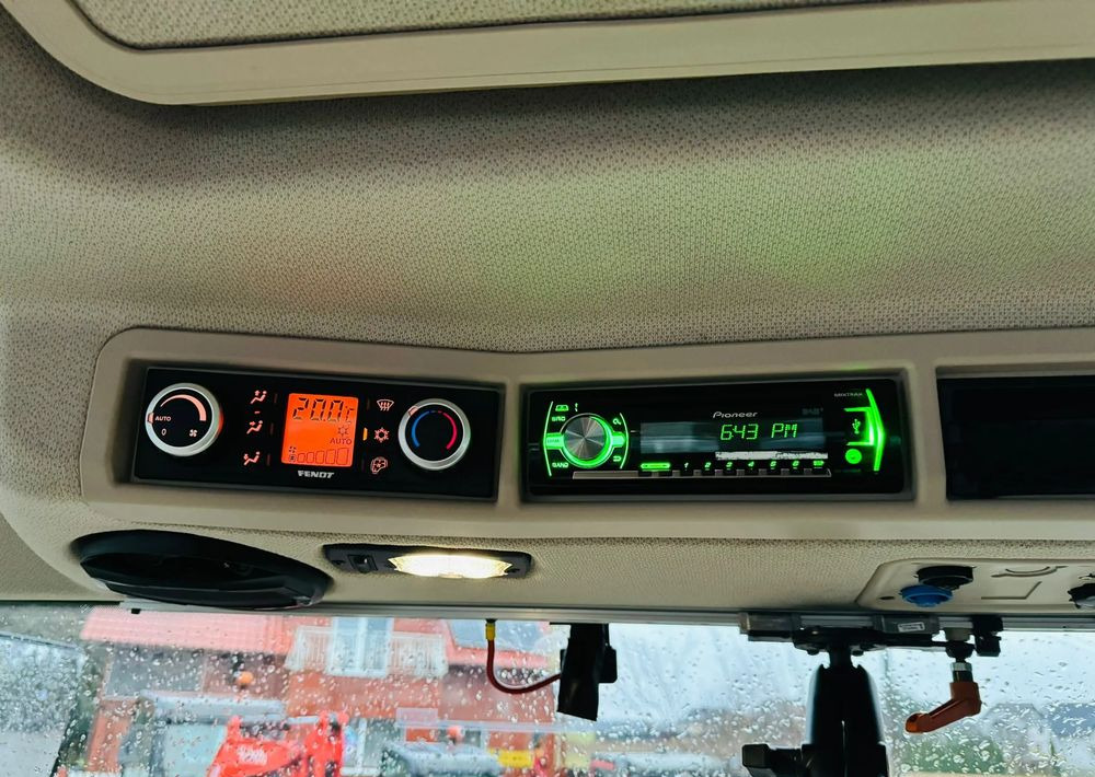 Trator Fendt 724: foto 16