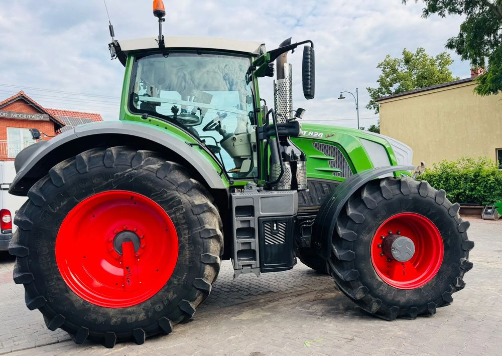 Fendt 828 Vario Profi Plus - Trator: foto 4 Fendt 828 Vario Profi Plus - Trator: foto 4