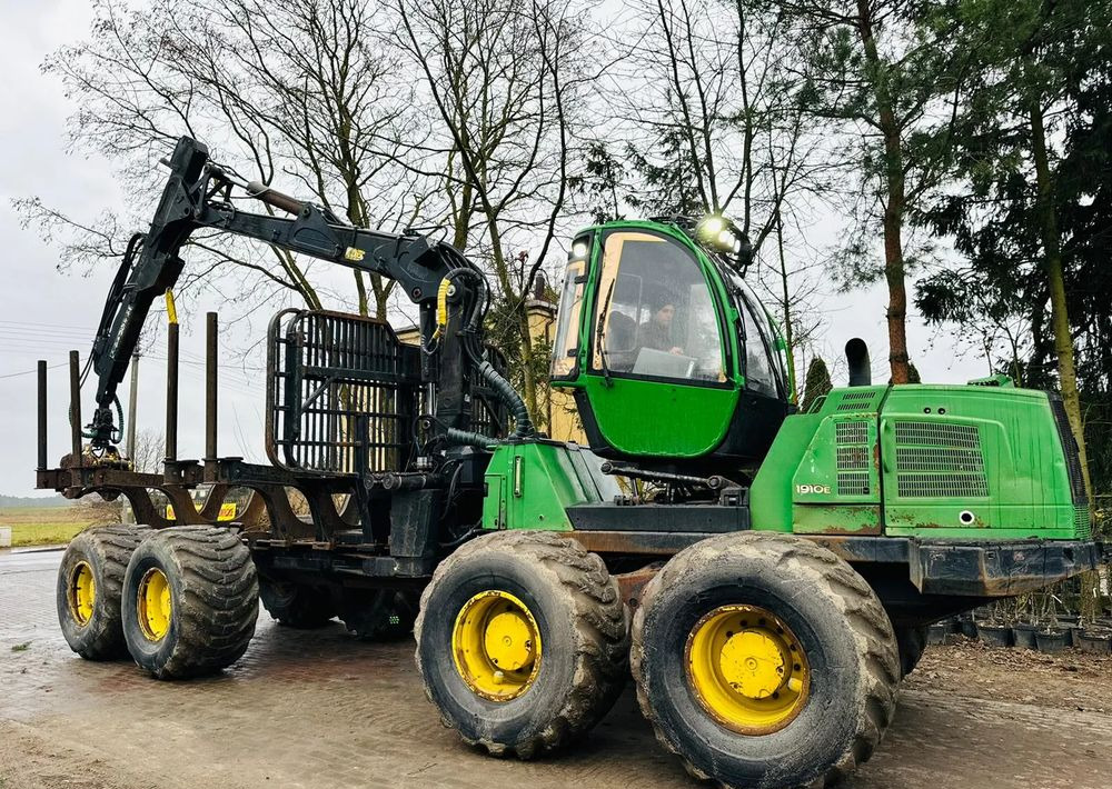 John Deere 1910E - Forwarder: foto 2 John Deere 1910E - Forwarder: foto 2