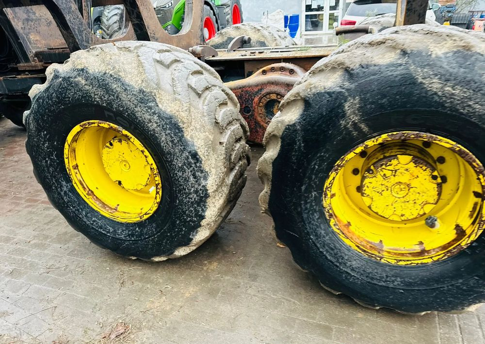 Forwarder John Deere 1910E: foto 18