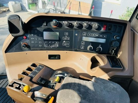 John Deere 8310 - Trator: foto 2 John Deere 8310 - Trator: foto 2