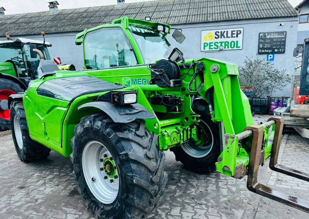 Merlo TF 42.7 CS - Empilhador telescópico: foto 3 Merlo TF 42.7 CS - Empilhador telescópico: foto 3
