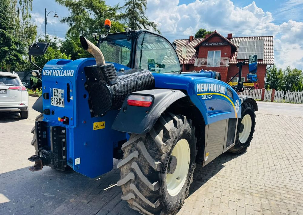New Holland L7.42 - Empilhador telescópico: foto 5 New Holland L7.42 - Empilhador telescópico: foto 5