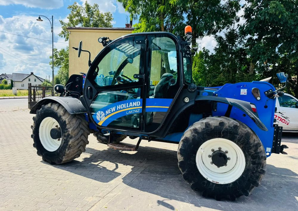New Holland L7.42 - Empilhador telescópico: foto 1 New Holland L7.42 - Empilhador telescópico: foto 1