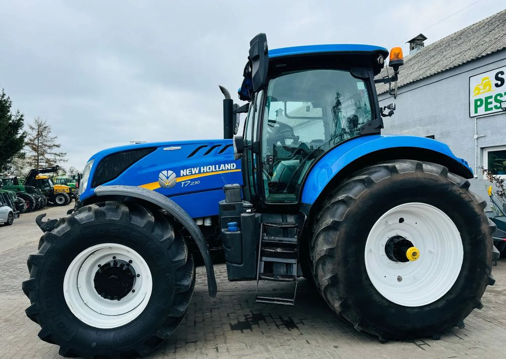 New Holland T7.230 AUTOCOMMAND - Trator: foto 3 New Holland T7.230 AUTOCOMMAND - Trator: foto 3