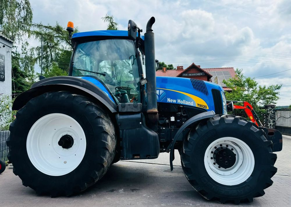 New Holland T8020 - Trator: foto 3 New Holland T8020 - Trator: foto 3