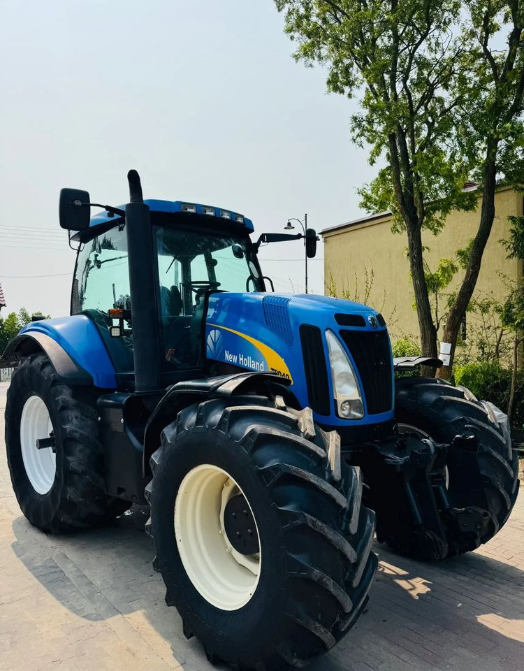 New Holland T8040 - Trator: foto 1 New Holland T8040 - Trator: foto 1