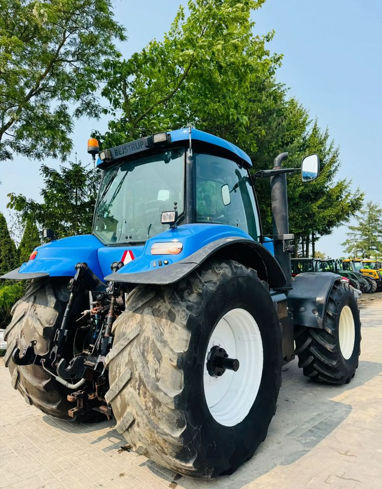New Holland T8040 - Trator: foto 3 New Holland T8040 - Trator: foto 3