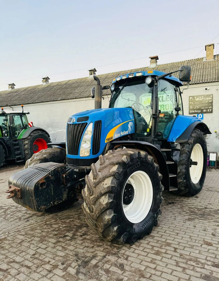 New Holland T8040 - Trator: foto 2 New Holland T8040 - Trator: foto 2
