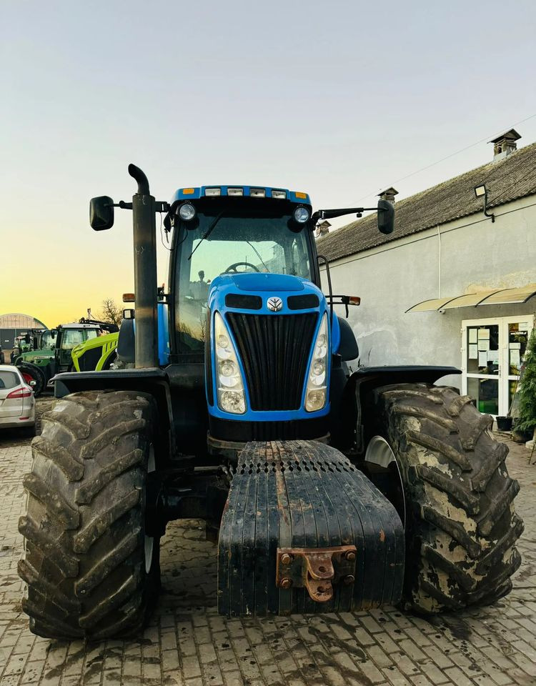 New Holland T8040 - Trator: foto 4 New Holland T8040 - Trator: foto 4