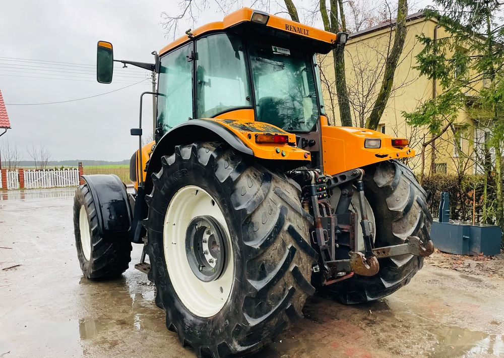 Renault Ares 826 RZ - Trator: foto 4 Renault Ares 826 RZ - Trator: foto 4