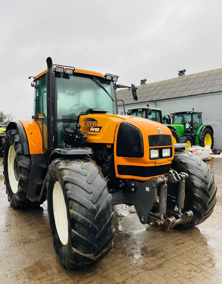 Renault Ares 826 RZ - Trator: foto 1 Renault Ares 826 RZ - Trator: foto 1