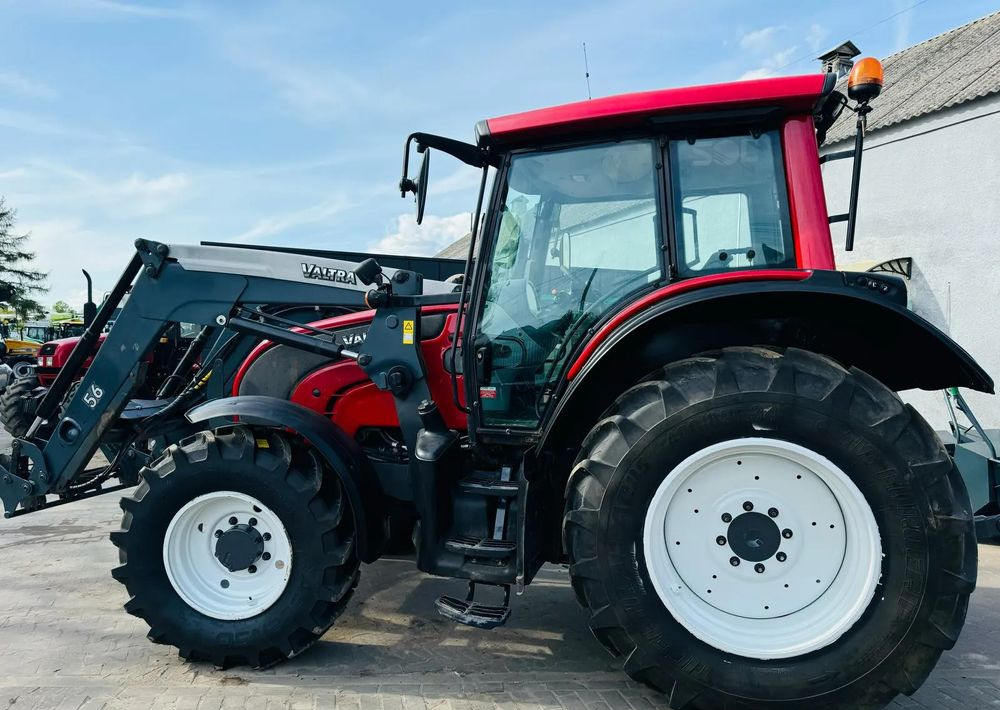 Valtra N101 - Trator: foto 4 Valtra N101 - Trator: foto 4