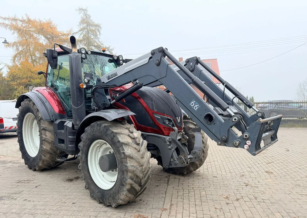 Valtra T174 - Trator: foto 2 Valtra T174 - Trator: foto 2