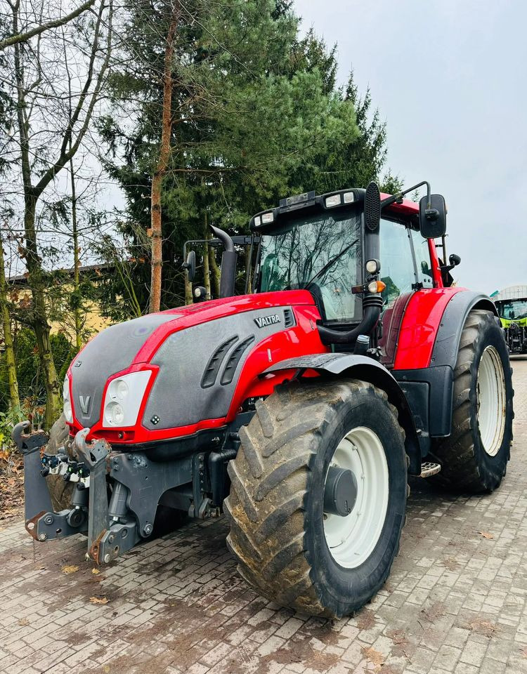 Valtra T213 - Trator: foto 2 Valtra T213 - Trator: foto 2