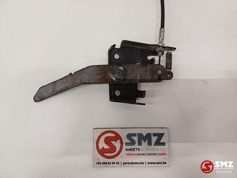Caterpillar Cabin door lever + cable Caterpillar - Porta e peças por Camião: foto 2 Caterpillar Cabin door lever + cable Caterpillar - Porta e peças por Camião: foto 2