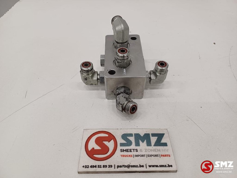 Caterpillar Hydraulic block Caterpillar - Hidráulica por Camião: foto 3 Caterpillar Hydraulic block Caterpillar - Hidráulica por Camião: foto 3