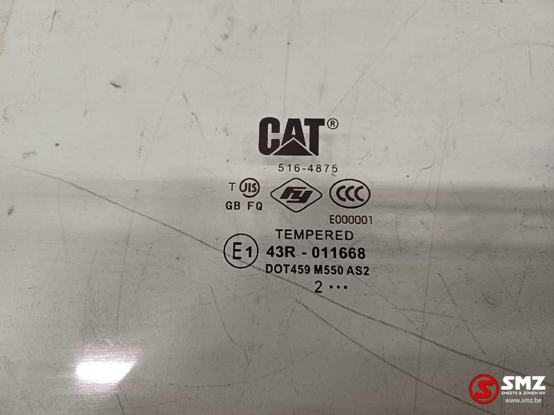 Caterpillar Rear glass Caterpillar - Vidro e peças por Equipamento de movimentação: foto 2 Caterpillar Rear glass Caterpillar - Vidro e peças por Equipamento de movimentação: foto 2