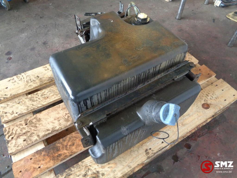 DAF Occ AdBlue tank daf xf 105 - Sistema de combustível por Camião: foto 4 DAF Occ AdBlue tank daf xf 105 - Sistema de combustível por Camião: foto 4