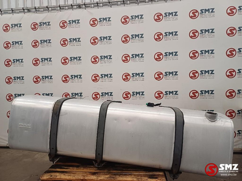 DAF Occ brandstoftank met steunen 850L DAF - Tanque de combustível por Camião: foto 1 DAF Occ brandstoftank met steunen 850L DAF - Tanque de combustível por Camião: foto 1