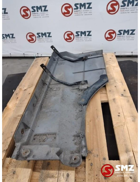 DAF Occ spatbordverlenger rechts DAF - Carroceria e exterior por Camião: foto 2 DAF Occ spatbordverlenger rechts DAF - Carroceria e exterior por Camião: foto 2