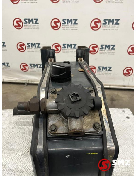 Hiab Occ hydraulische tank + bedieningsventiel Hiab - Tanque hidráulico por Camião: foto 5 Hiab Occ hydraulische tank + bedieningsventiel Hiab - Tanque hidráulico por Camião: foto 5