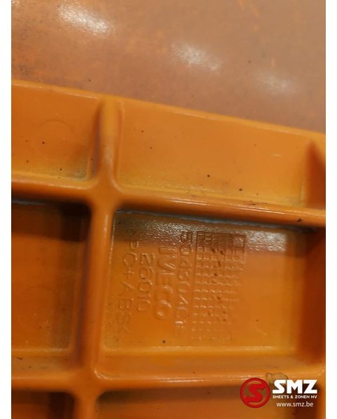 Iveco Occ zijspoiler links Iveco Stralis - Aerodinâmica/ Aerofólio por Camião: foto 4 Iveco Occ zijspoiler links Iveco Stralis - Aerodinâmica/ Aerofólio por Camião: foto 4