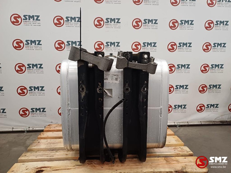 MAN Occ brandstoftank met steunen 250 L MAN - Tanque de combustível por Camião: foto 2 MAN Occ brandstoftank met steunen 250 L MAN - Tanque de combustível por Camião: foto 2