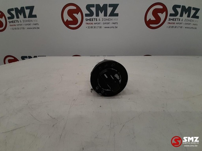 MAN Occ koplampschakelaar MAN TGX 81255056877 - Cabine e interior por Camião: foto 1 MAN Occ koplampschakelaar MAN TGX 81255056877 - Cabine e interior por Camião: foto 1